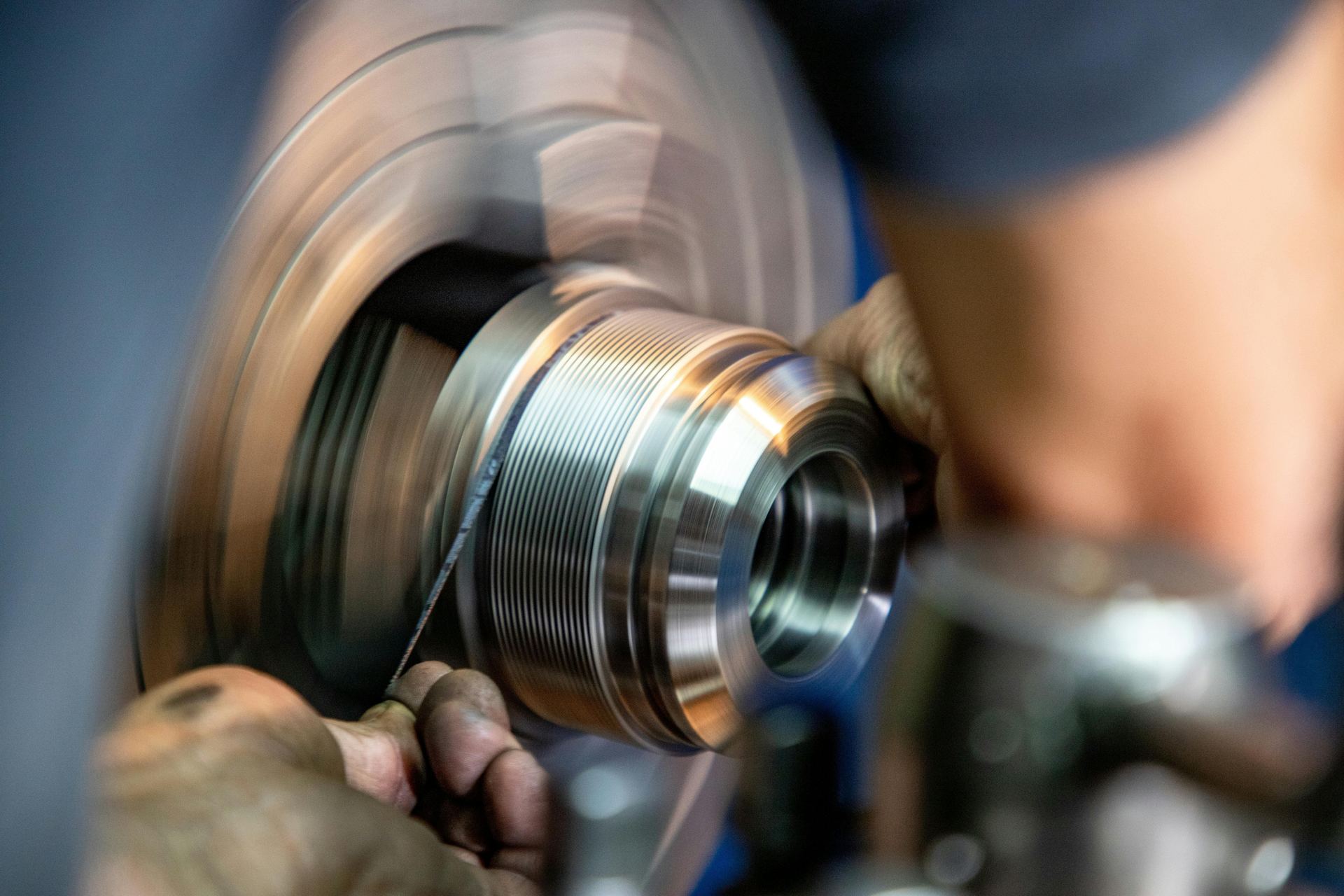 Threaded component spinning in a CNC lathe chuck